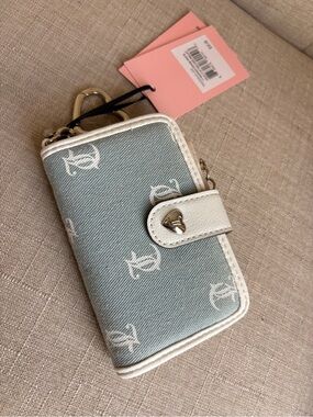 Juicy Couture Cream and White Mini Card Wallet with Heart Snap
